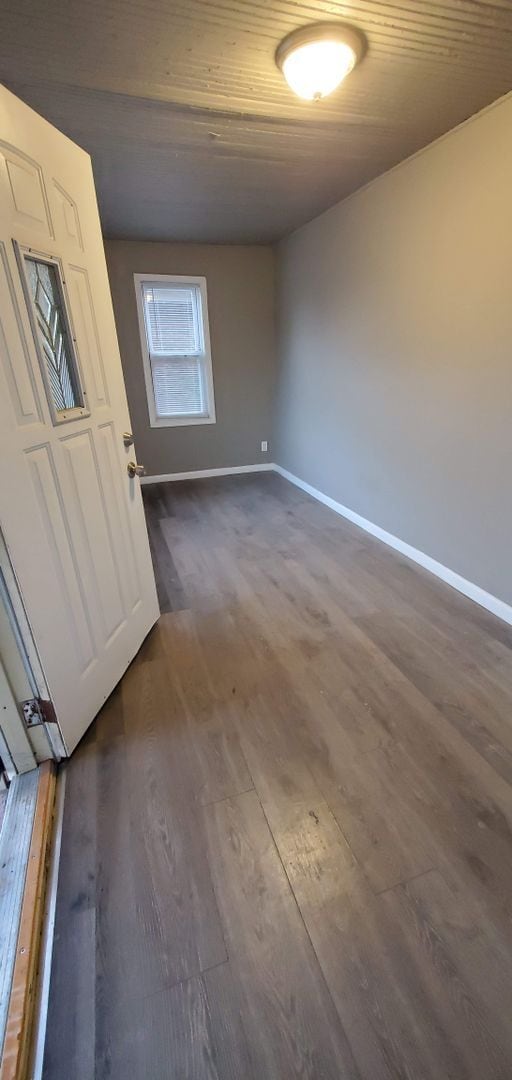 Building Photo - Spacious 4 Bedroom Home with Fenced Yard