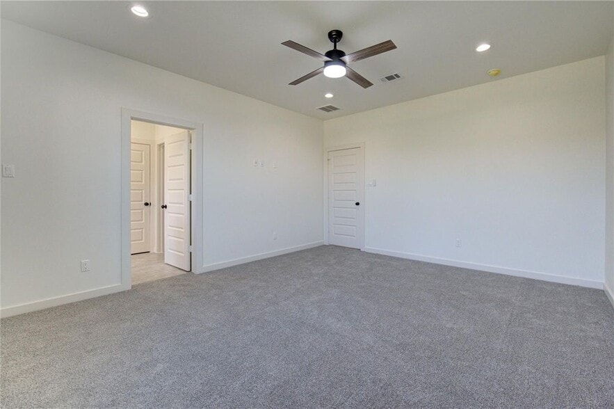 Building Photo - 2903 El Fenice Ln
