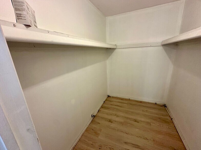 Building Photo - 12 Dundalk Rd