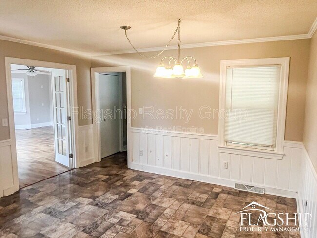 Building Photo - 113 Belmont Dr