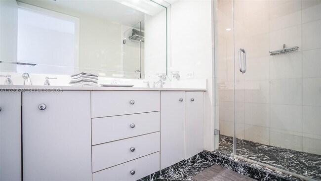 Building Photo - 20191 E Country Club Dr