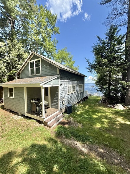 Building Photo - 10 Crescent Shore Dr