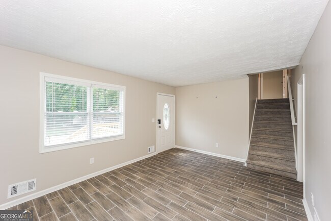 Building Photo - 9194 Greenwood Dr