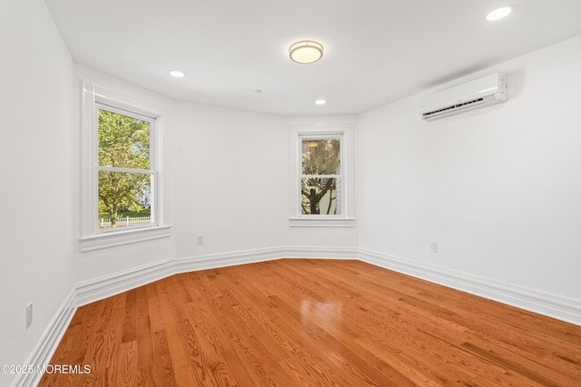 Building Photo - 73 3rd Ave