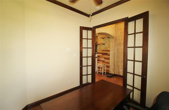 Building Photo - 5641 Country S Ln