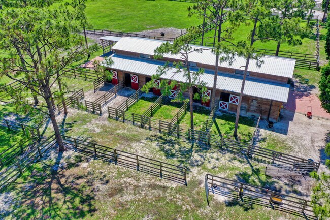 Building Photo - 1900 SE Ranch Rd S