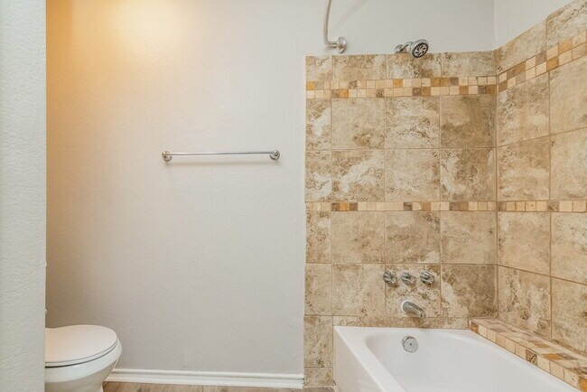 Building Photo - 1511 Pintail Ct