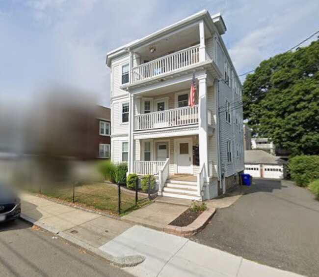 Building Photo - Oak Sq. Brighton 3-bed with Parking