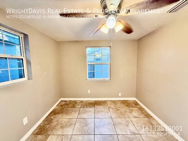 Building Photo - 2406 S 69th St