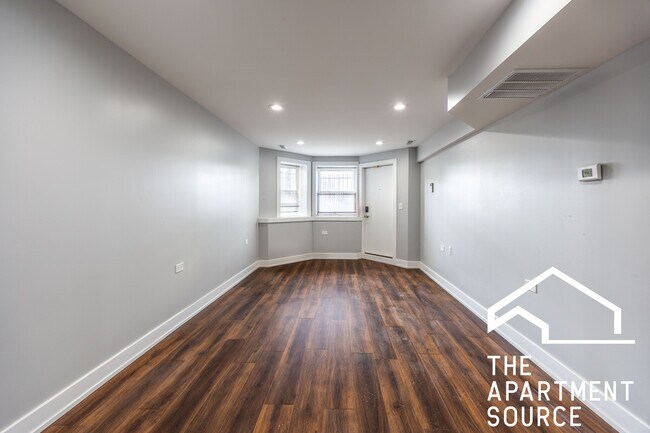 Primary Photo - 3328 W Congress Pkwy