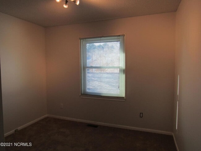 Building Photo - 314 Bracken Pl