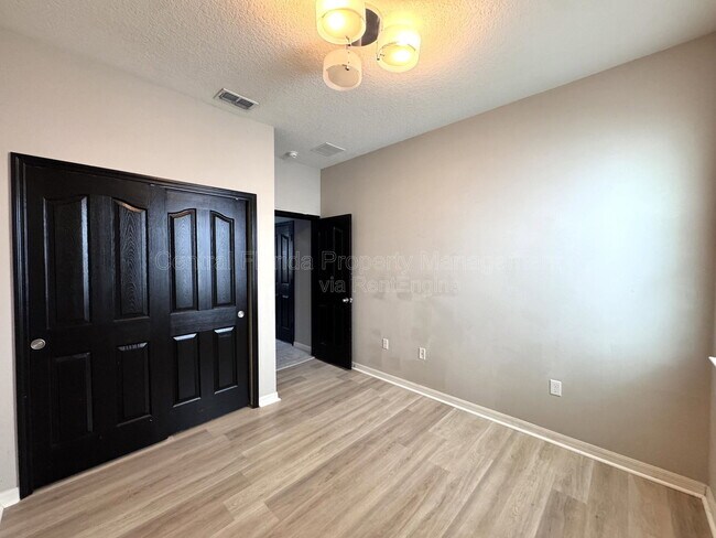 Building Photo - 11860 Thatcher Ave