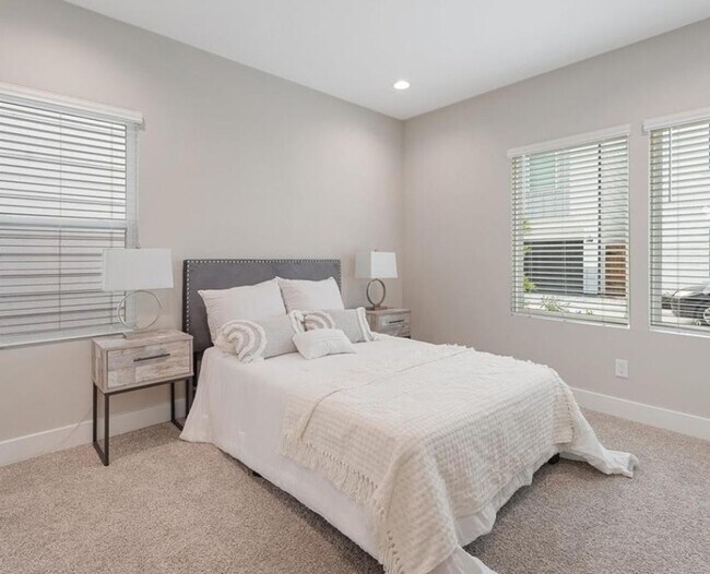 Building Photo - Luxury New Construction Home for Lease – E...