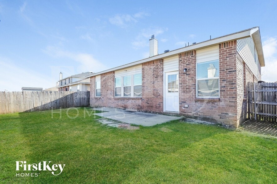 Building Photo - 4004 German Pointer Way