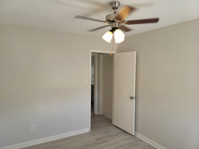 Building Photo - 3429 Malabar Rd