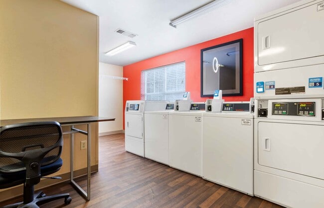 Building Photo - Furnished Studio-Houston - Med. Ctr. - Bra...