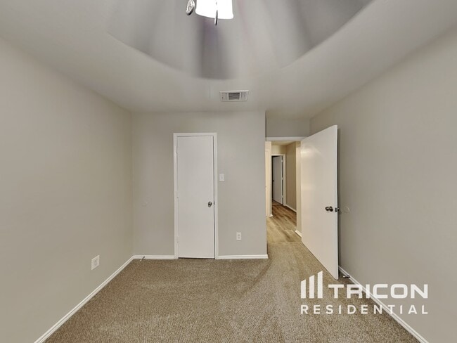 Building Photo - 1114 Alicia Ln