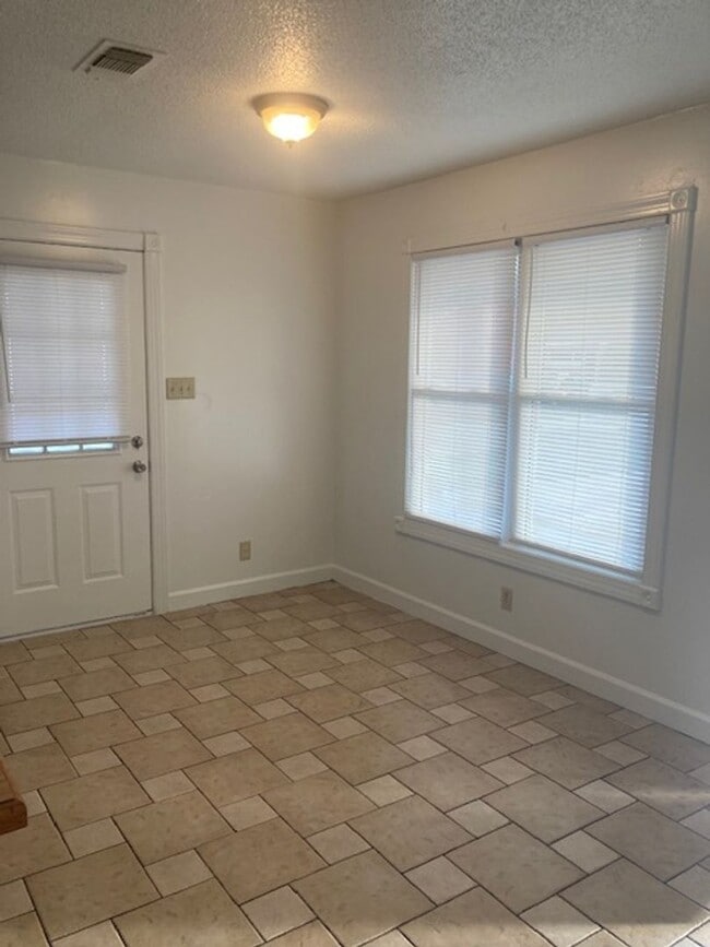 Building Photo - Gulfport 3 Bedroom