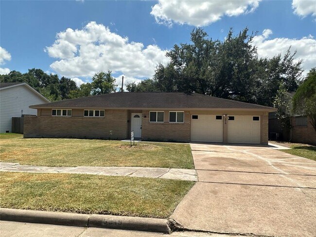 Primary Photo - 5919 Ludington Dr