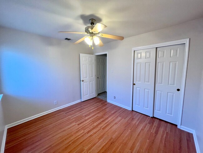 Building Photo - 3-Bedroom Home Near Loop 1604 with Fenced Yard & Two-Car Garage!