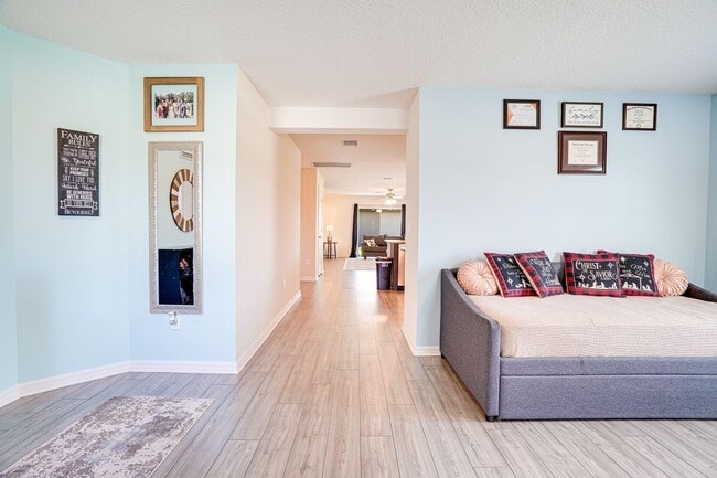 Building Photo - 5361 Imagination Dr