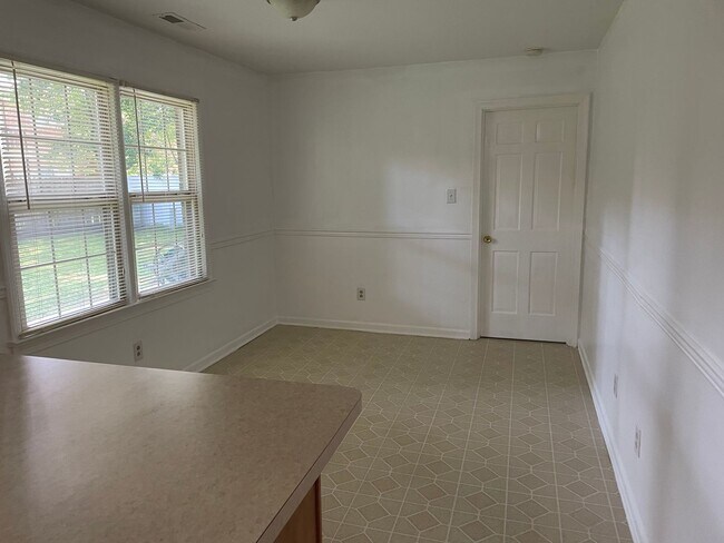 Building Photo - Wolfsnare Acres