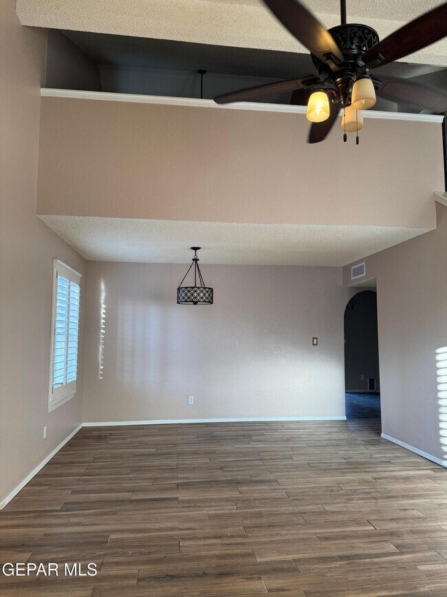 Building Photo - 1428 Beethoven Pl