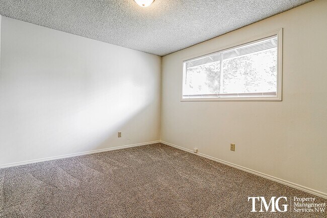 Building Photo - Fully Renovated 3 Bed 2 Bath Home in Mount...