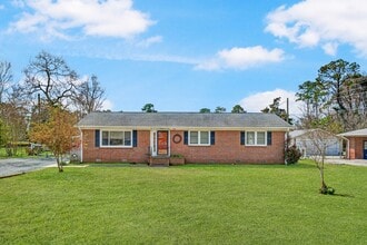 Building Photo - 118 Jamaica Dr