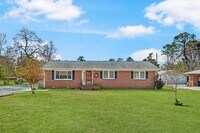 Building Photo - 118 Jamaica Dr