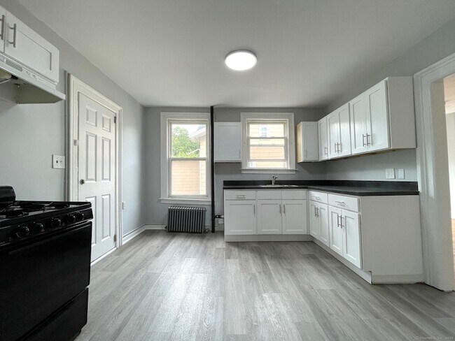 Building Photo - 303 Lexington Ave