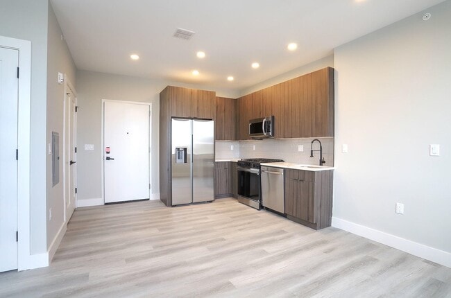 Building Photo - 3516 John F. Kennedy Blvd