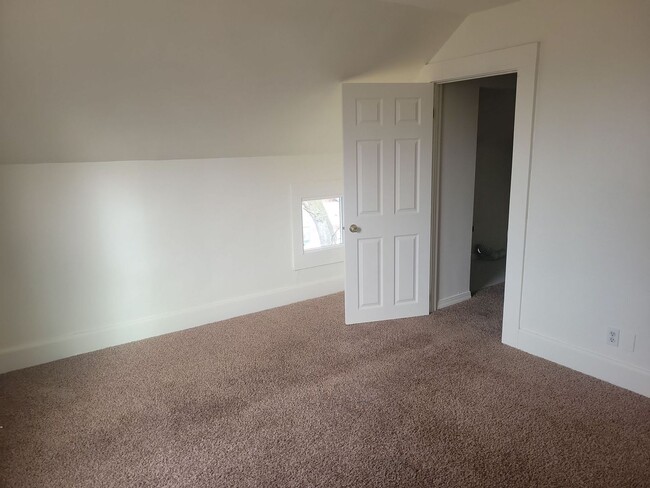 Building Photo - 3 bed, 2 bath house for rent in Shoshone, ID