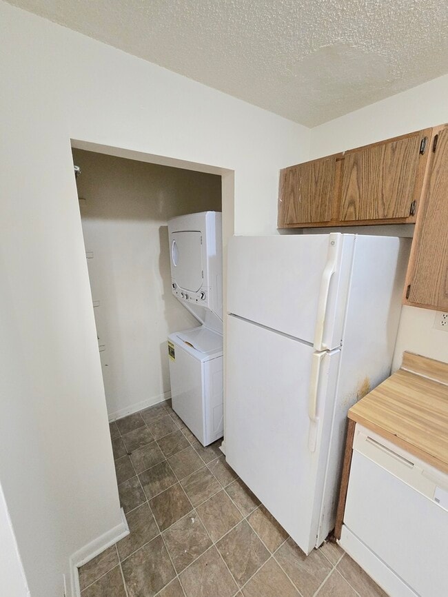 Building Photo - 174 S Kentucky Ave