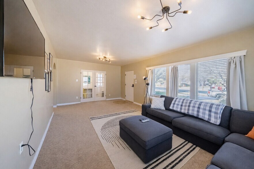 Building Photo - 170 E 100 N