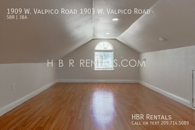 Building Photo - 1909 Valpico Rd