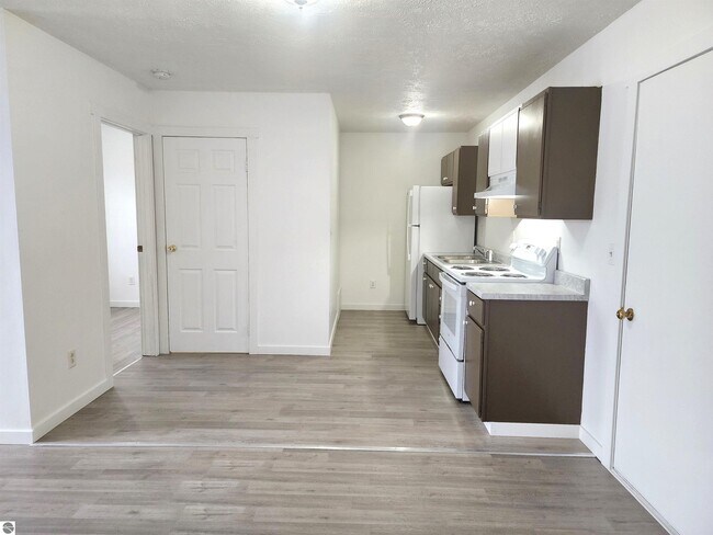 Building Photo - 107 North St