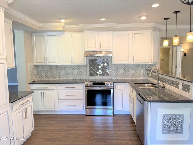 Building Photo - 7452 W Via Montoya Dr