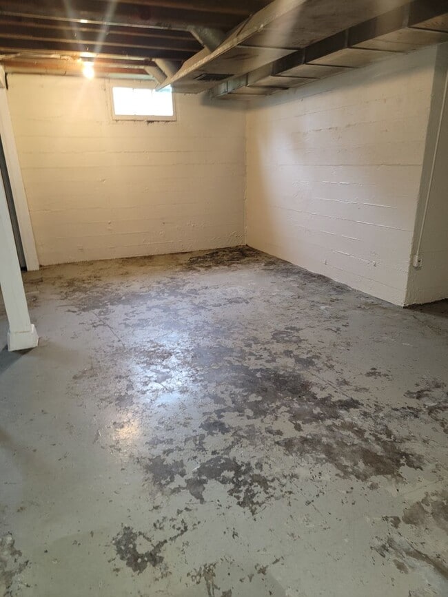 Building Photo - Charming, spacious Craftsman style Lakewood Home