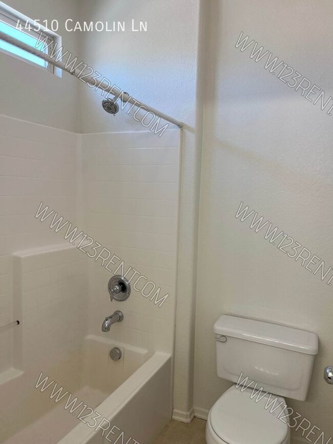 Building Photo - 44510 Camolin Ln