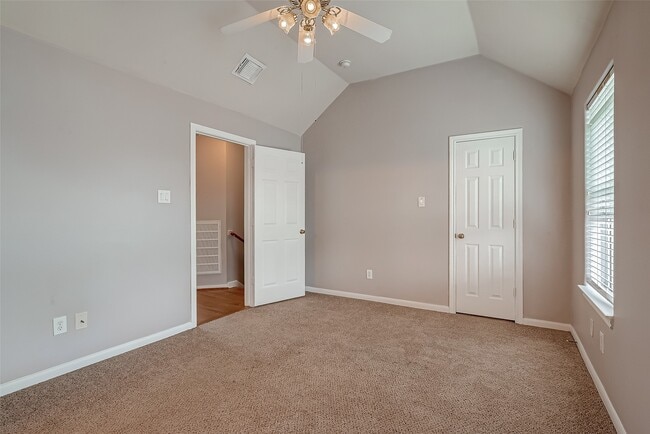 Building Photo - 206 Sydnor St