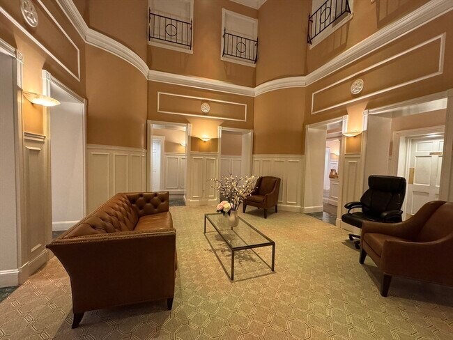 Building Photo - 416 Marlborough St