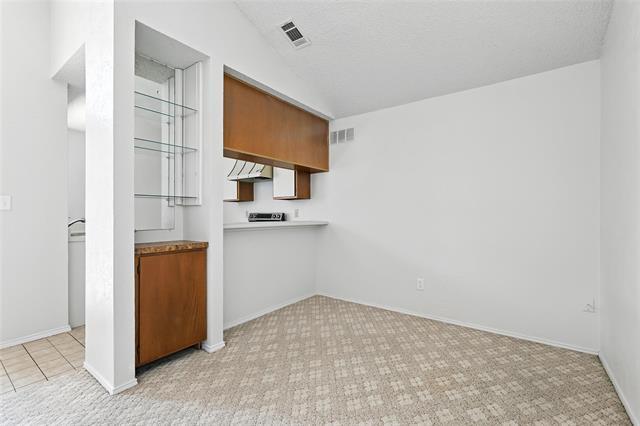 Building Photo - 640 Bellaire Dr