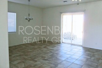 Building Photo - Gorgeous 3-bedrooms, 2-baths home tucked a...