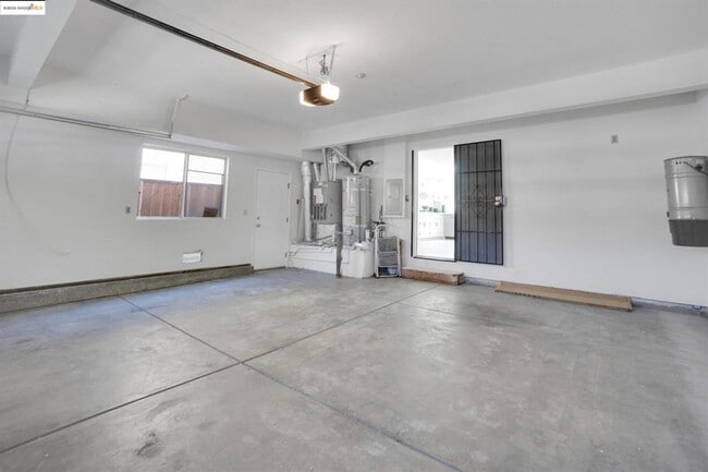 Building Photo - GREAT CUL DE SAC LOCATION IN PRIME TRACY N...