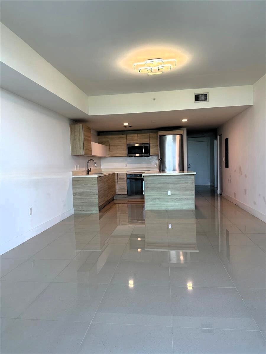 Building Photo - 16385 Biscayne Blvd