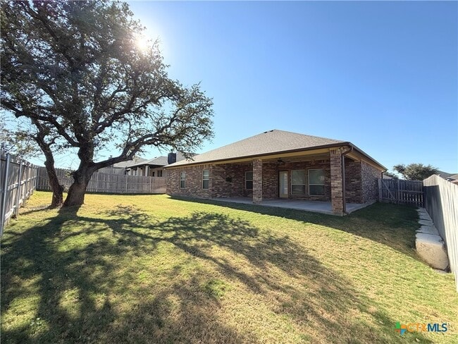 Building Photo - 8402 Platinum Dr