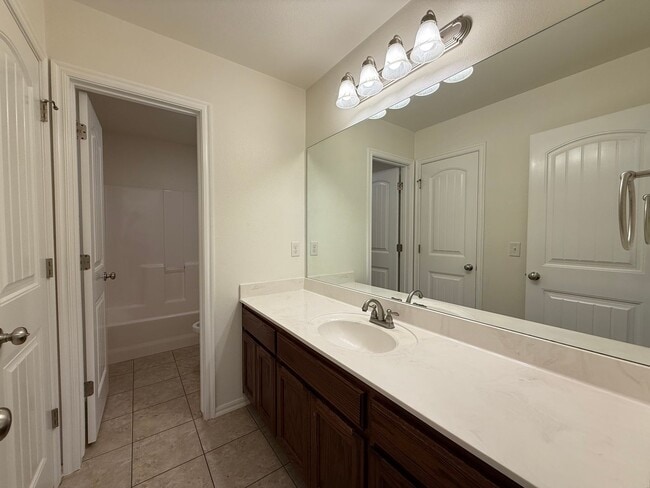Building Photo - FOR LEASE | Jenks Home | 4 Bed, 2.5 Bath $...