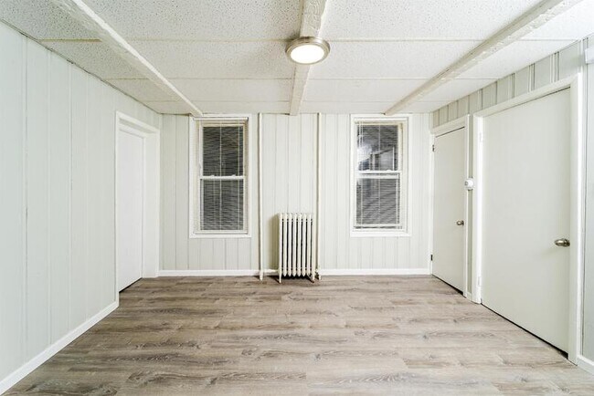 Building Photo - 139 N Pine Ave