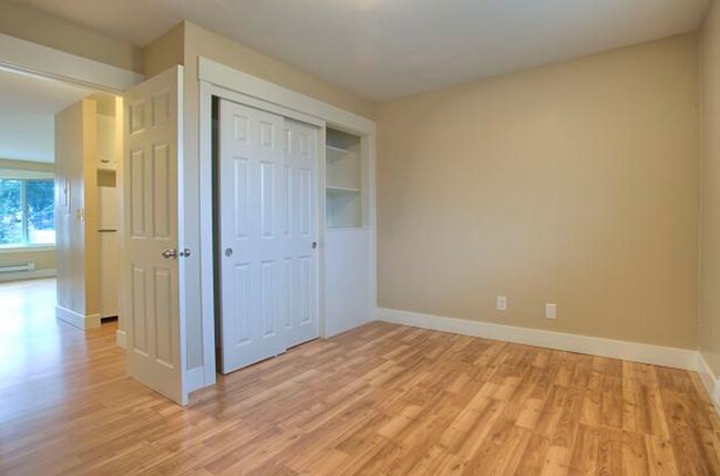 Interior Photo - 3435